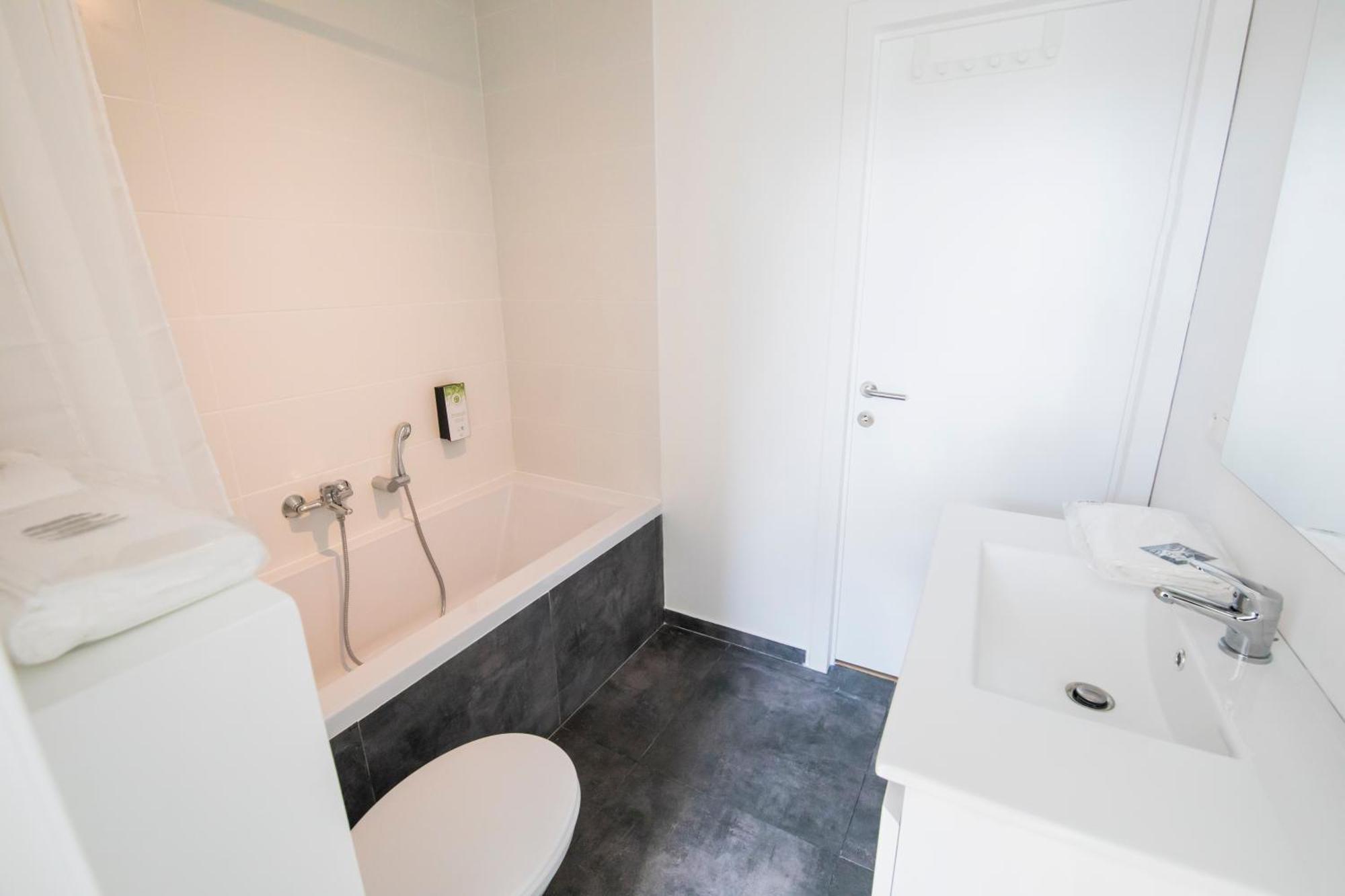 Anderlecht Travelease - Midi Bed & Breakfast エクステリア 写真